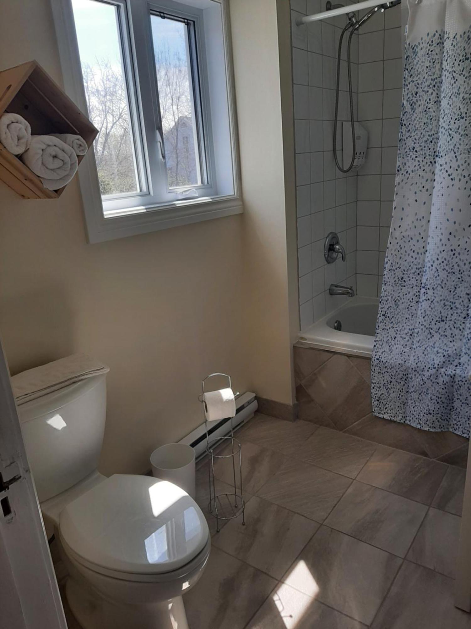 La Maison Aux Camelias Bed & Breakfast Coaticook Phòng bức ảnh